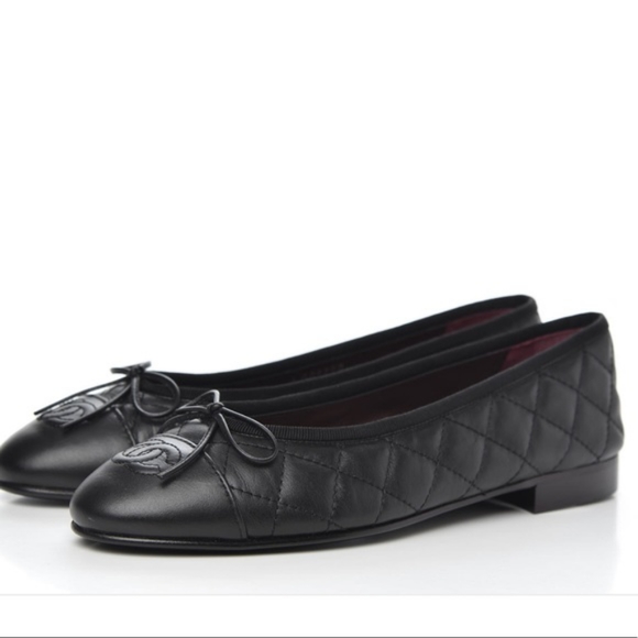 CHANEL Shoes - Chanel quilted flats